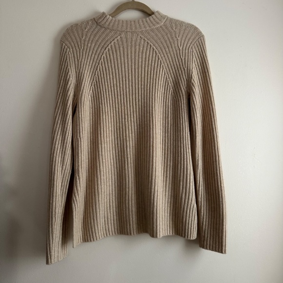 Vince • Wool & Cashmere Rib Sweater‎ in Natural - Picture 7 of 8